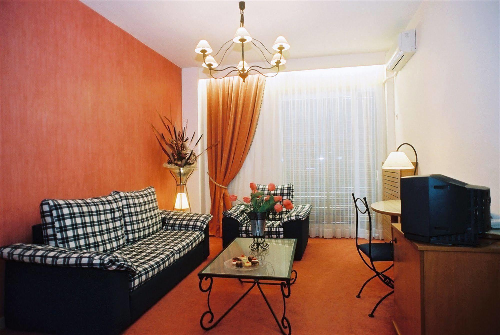 Nepheli Hotel テッサロニキ エクステリア 写真